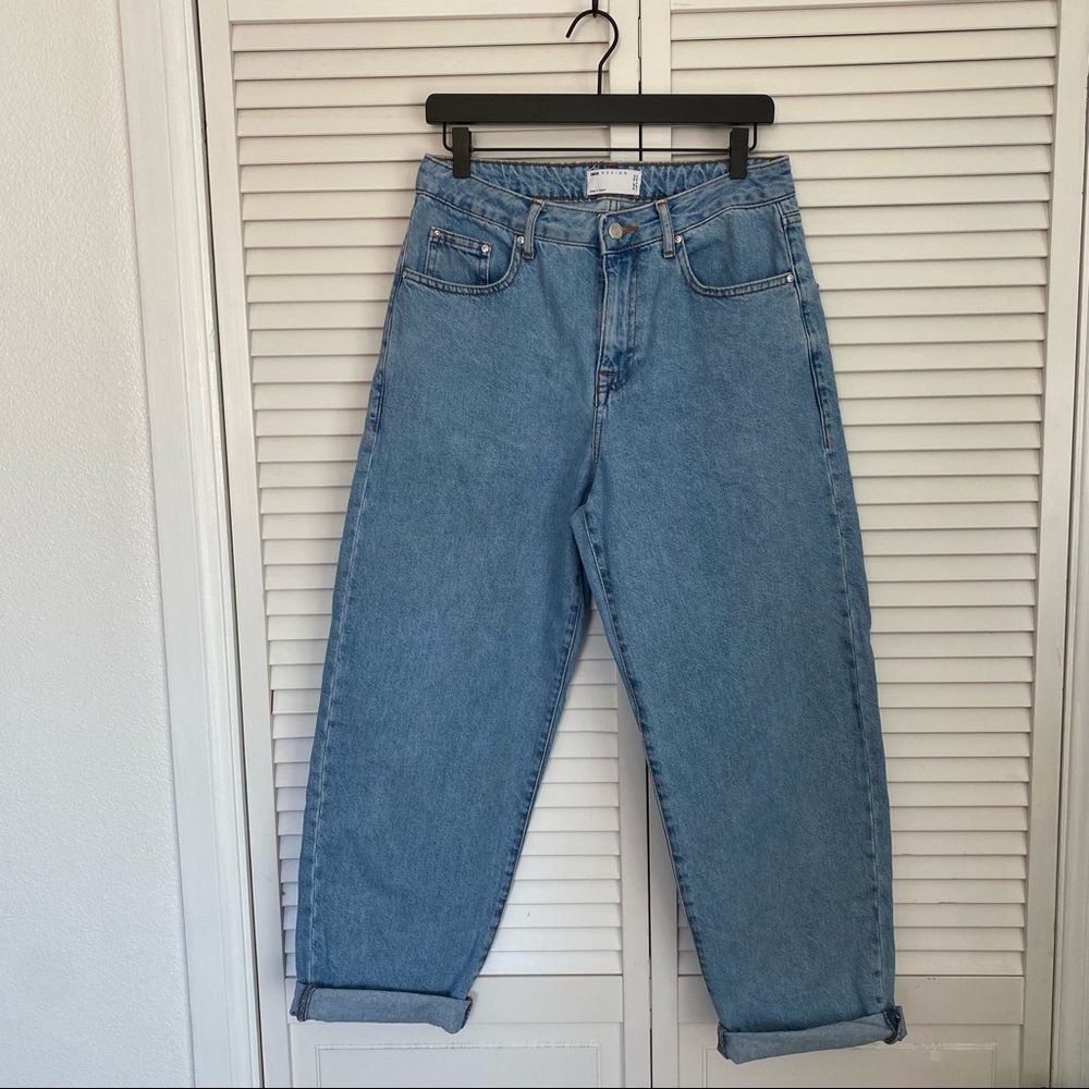 ASOS Design Blue Light Wash Denim Jeans Tapered Leg “Unisex” Streetwear Style